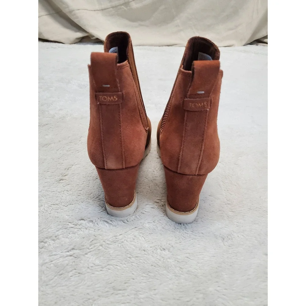 Toms pre loved